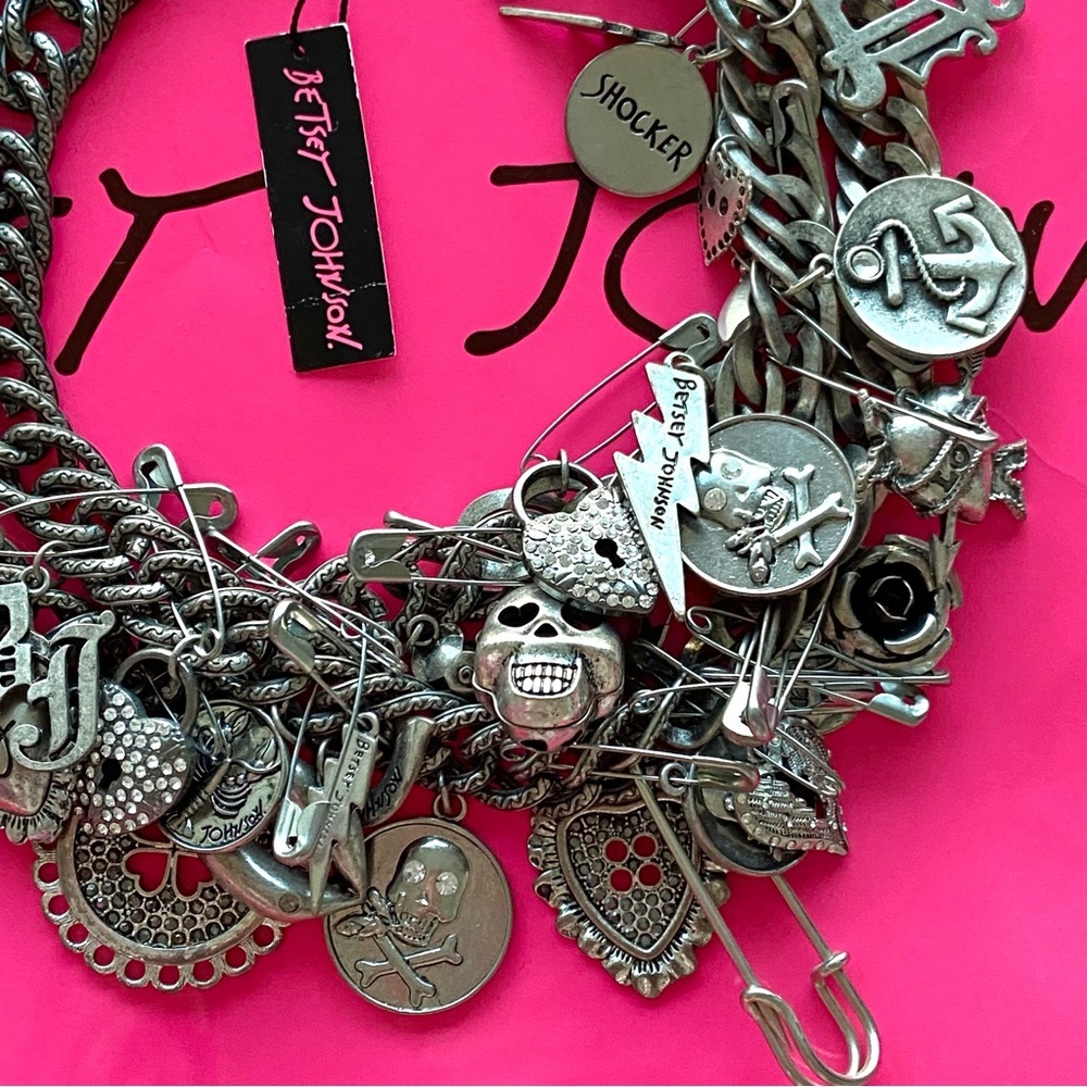 VINTAGE BETSEY JOHNSON Black Label Statement Charms Chain Necklace - Picture 2 of 12
